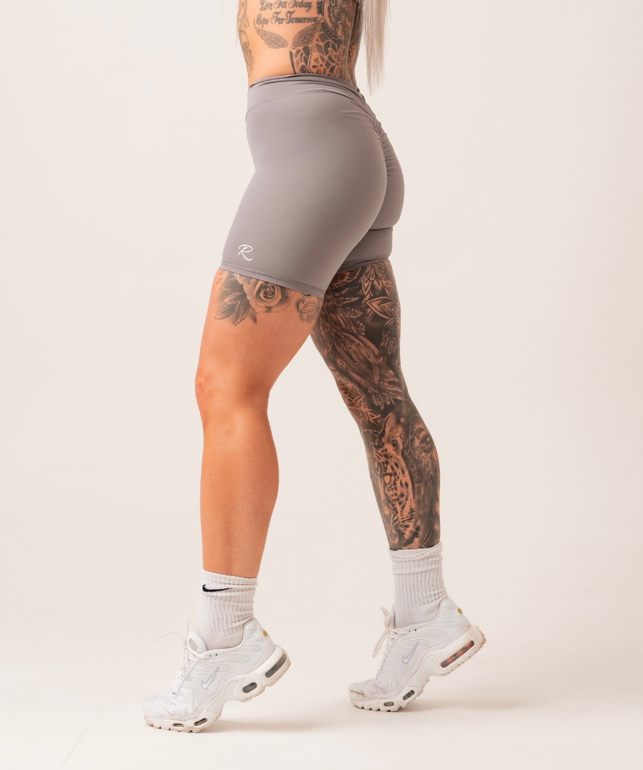 Contour Shorts - Grey
