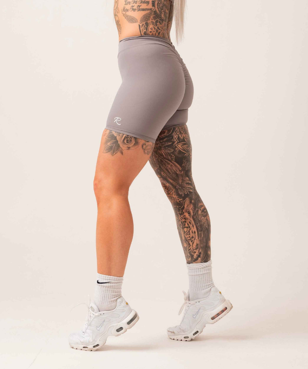 Contour Shorts - Grey