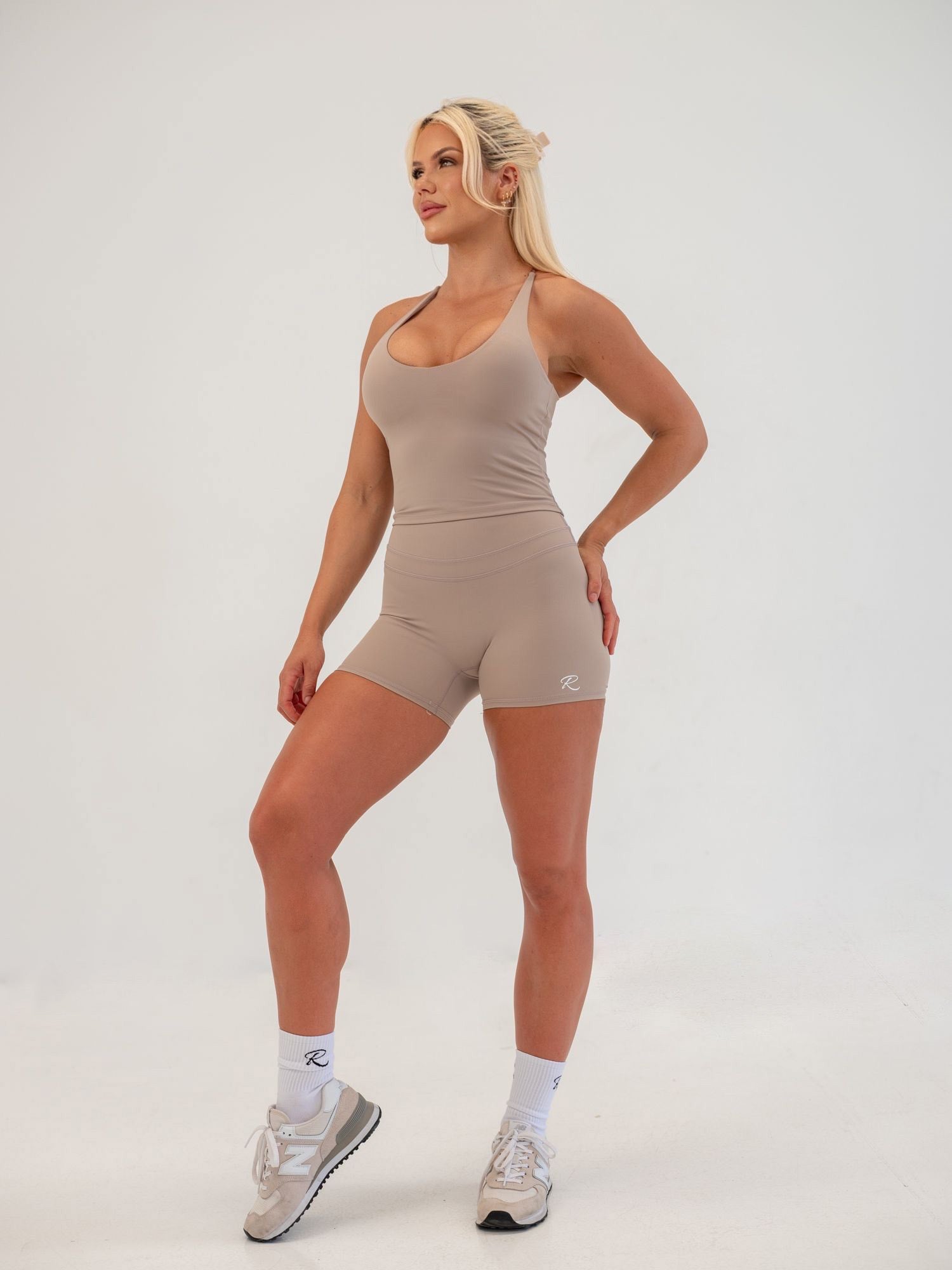 Perform Longline Singlet - Latte