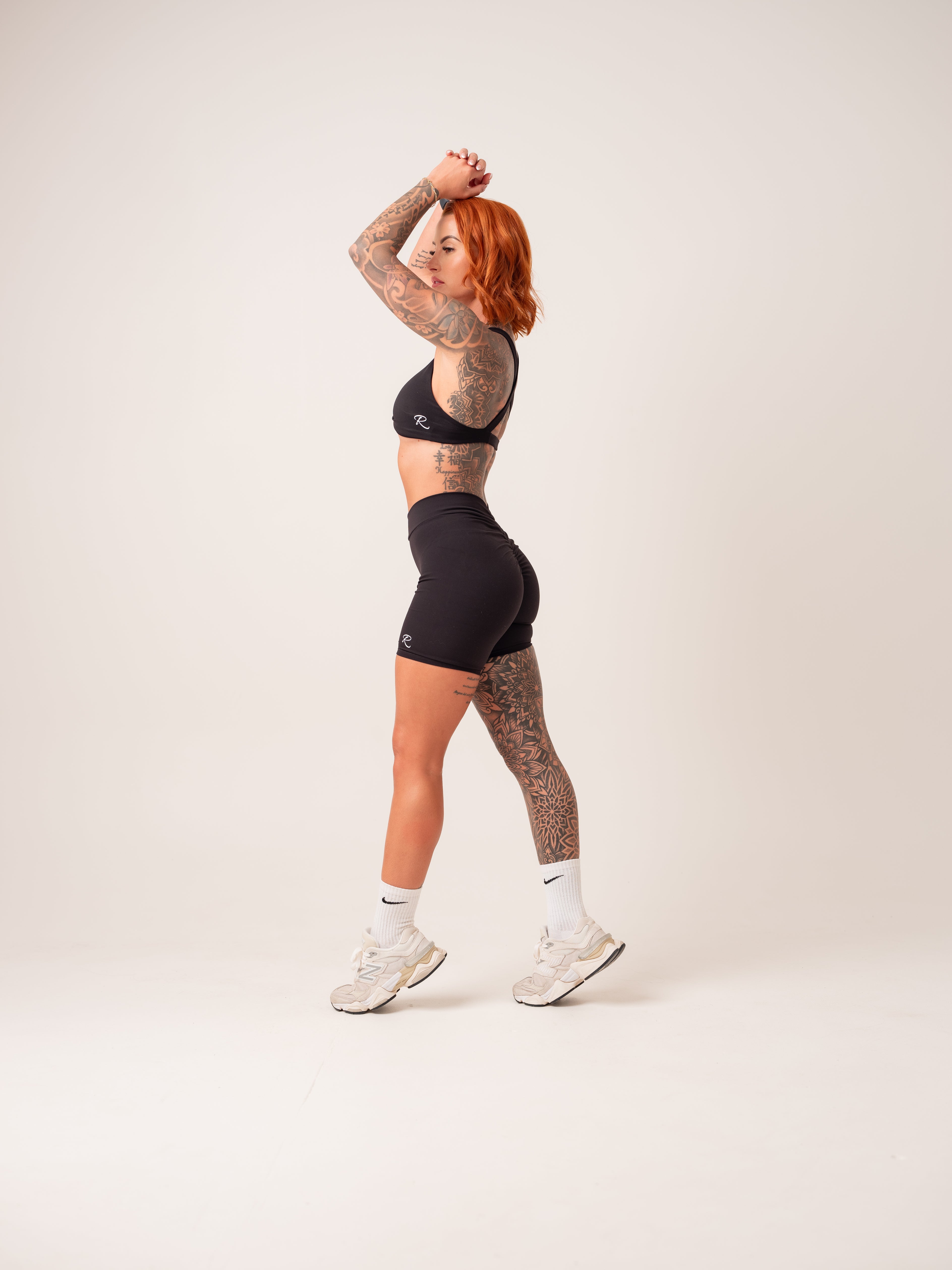 Contour Shorts - Black