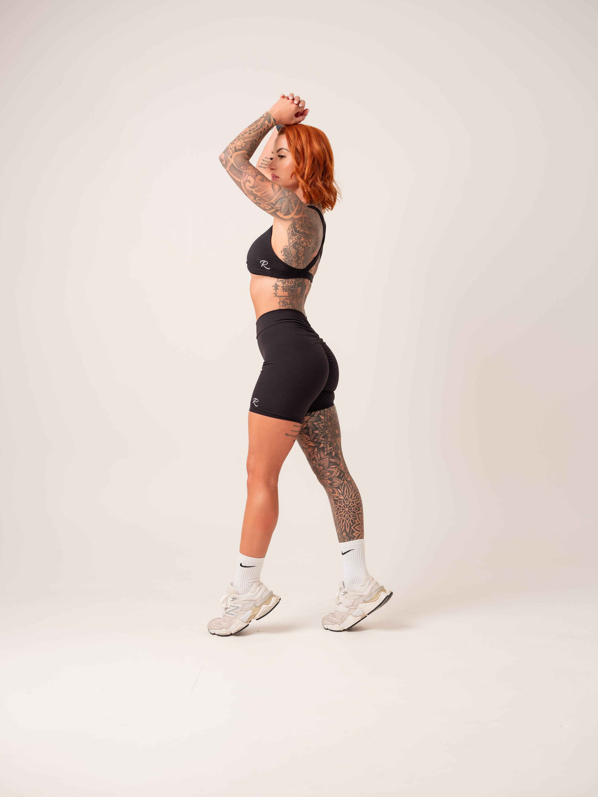 Contour Shorts - Black