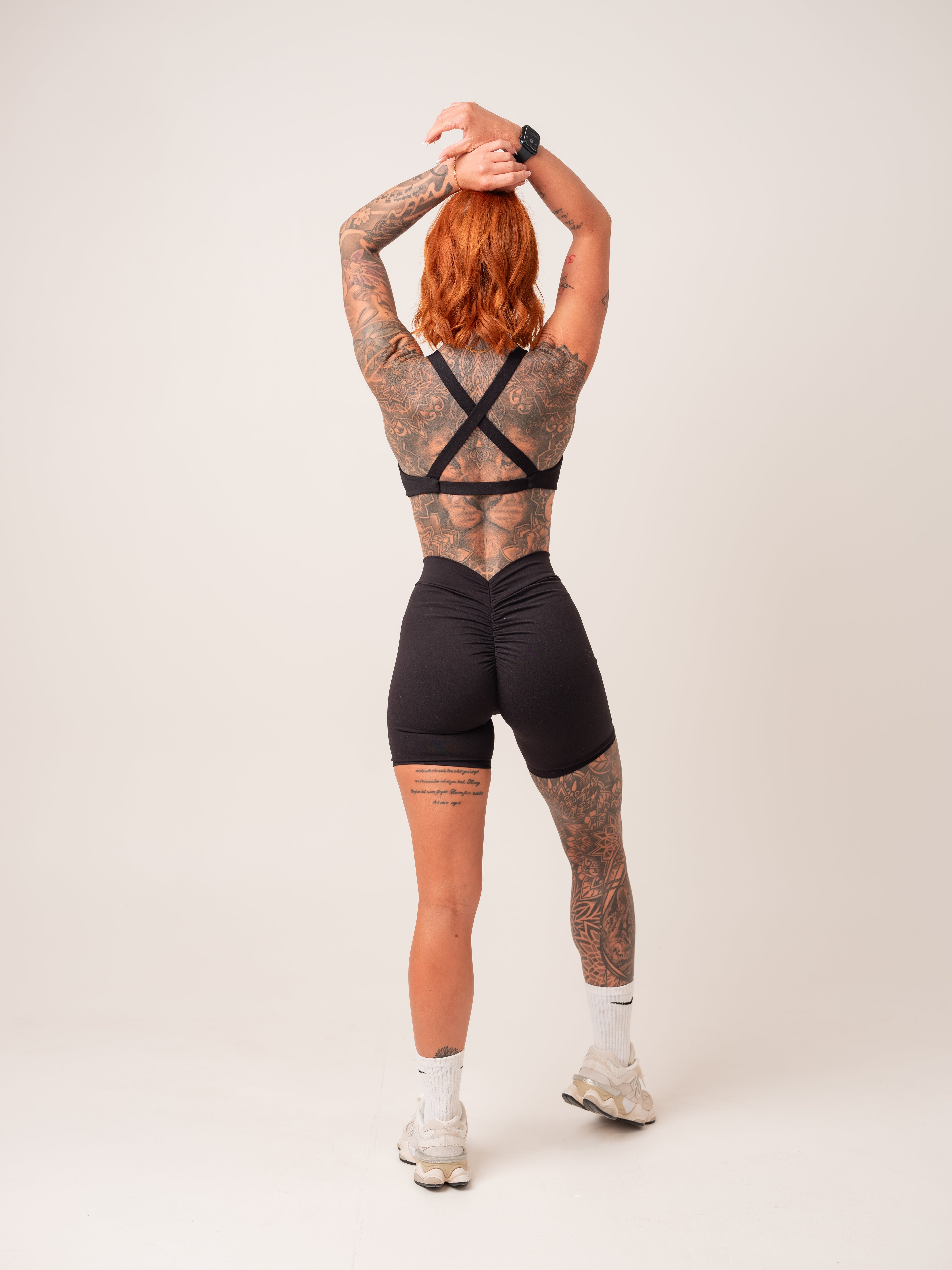 Contour Shorts - Black