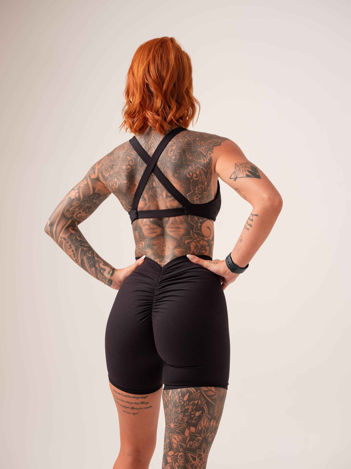 Contour Shorts - Black