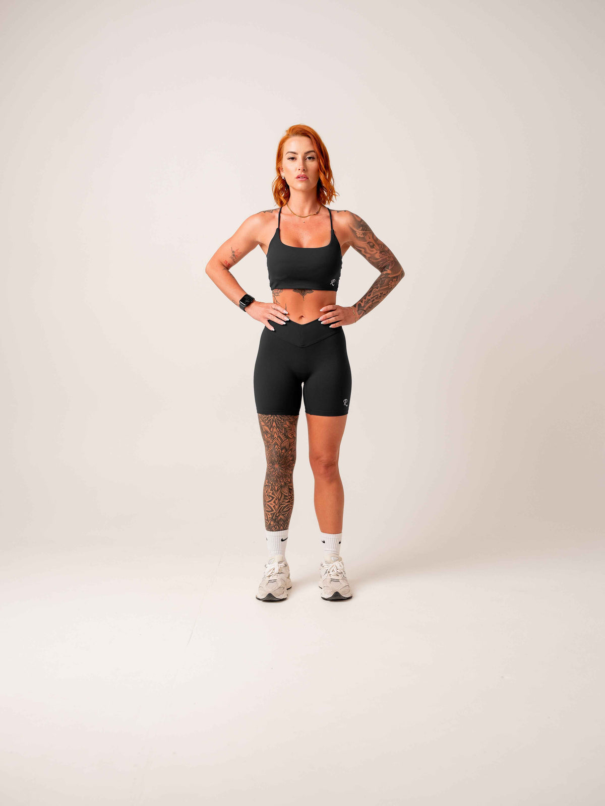 V Shape Shorts - Black