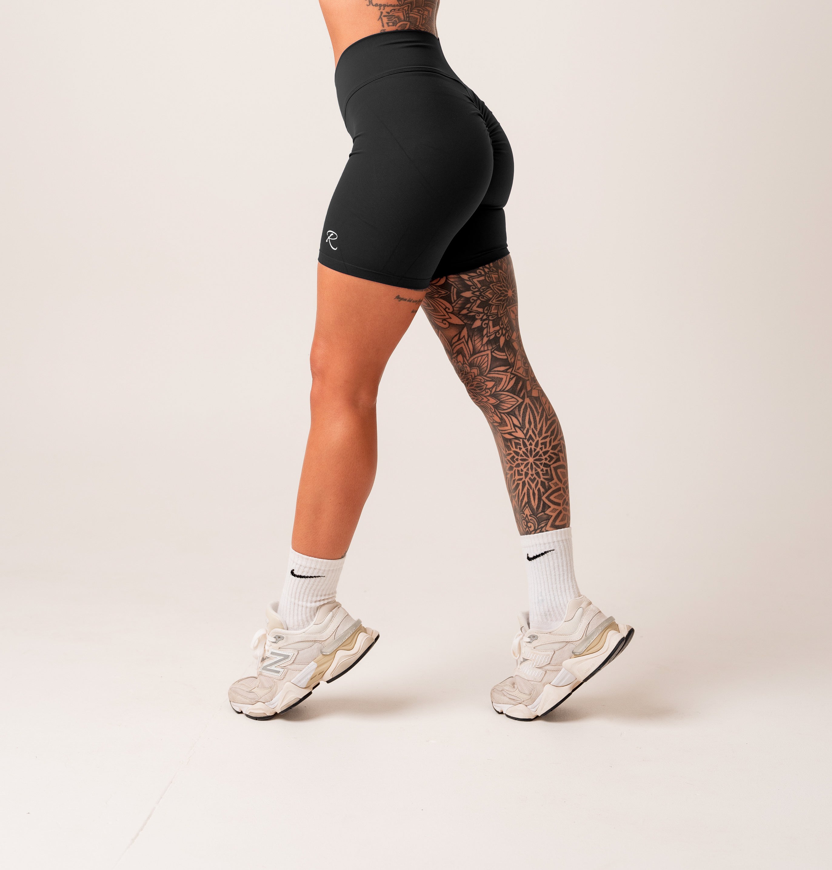 V Shape Shorts - Black