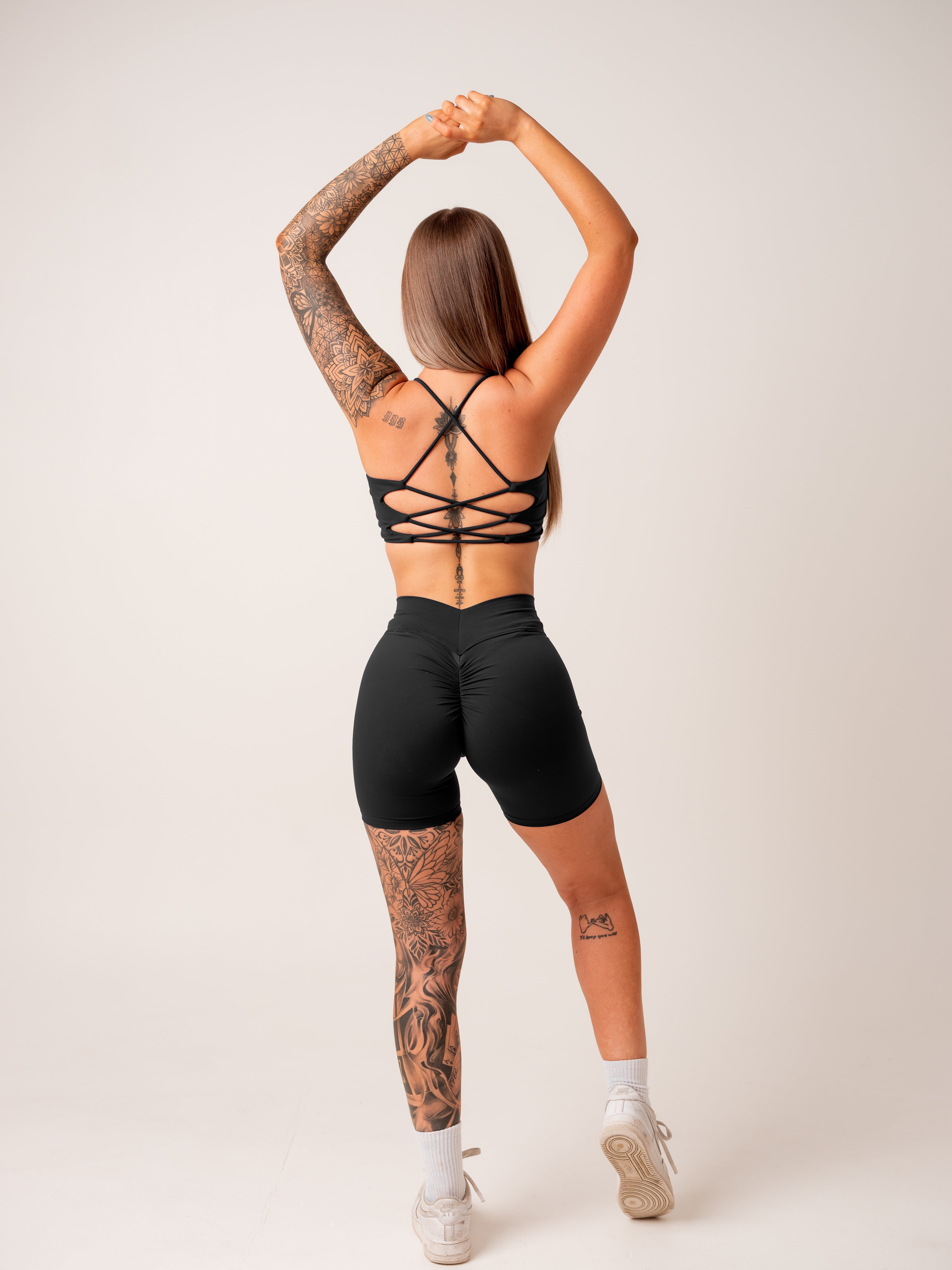 V Shape Shorts - Black