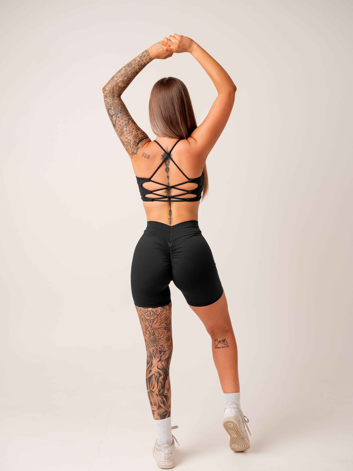 V Shape Shorts - Black