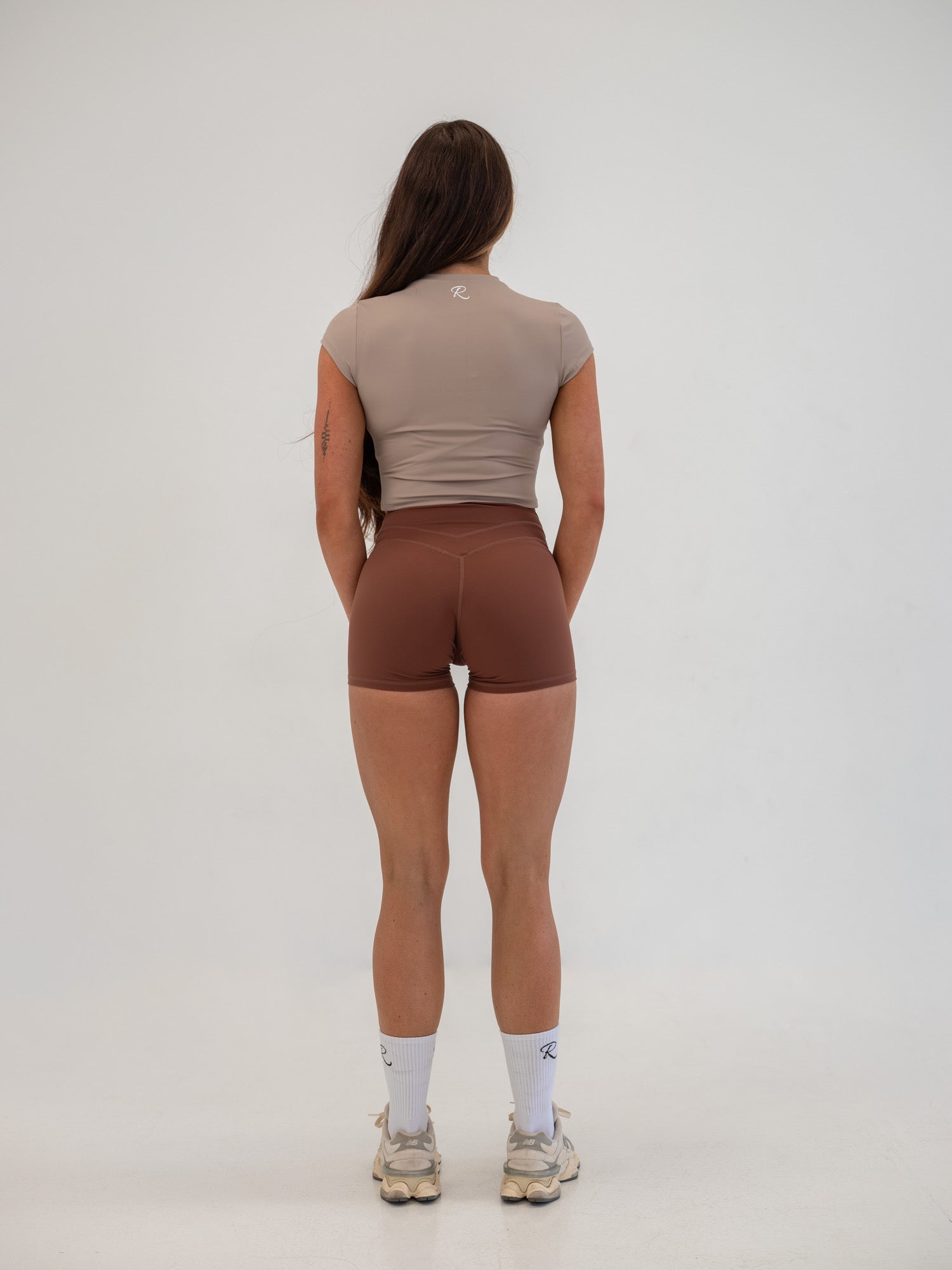 Perform Cropped Tee - Latte