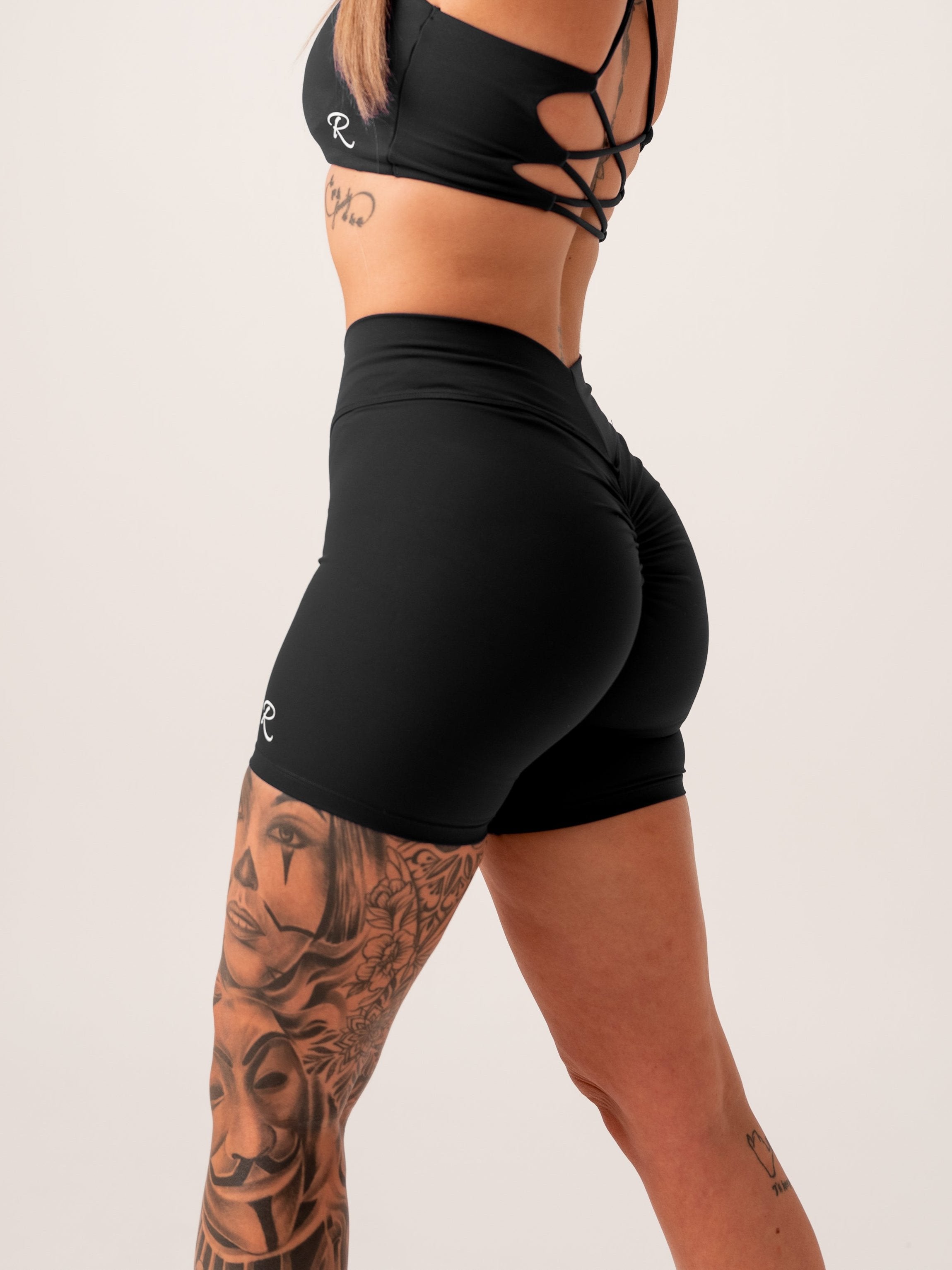 V Shape Shorts - Black